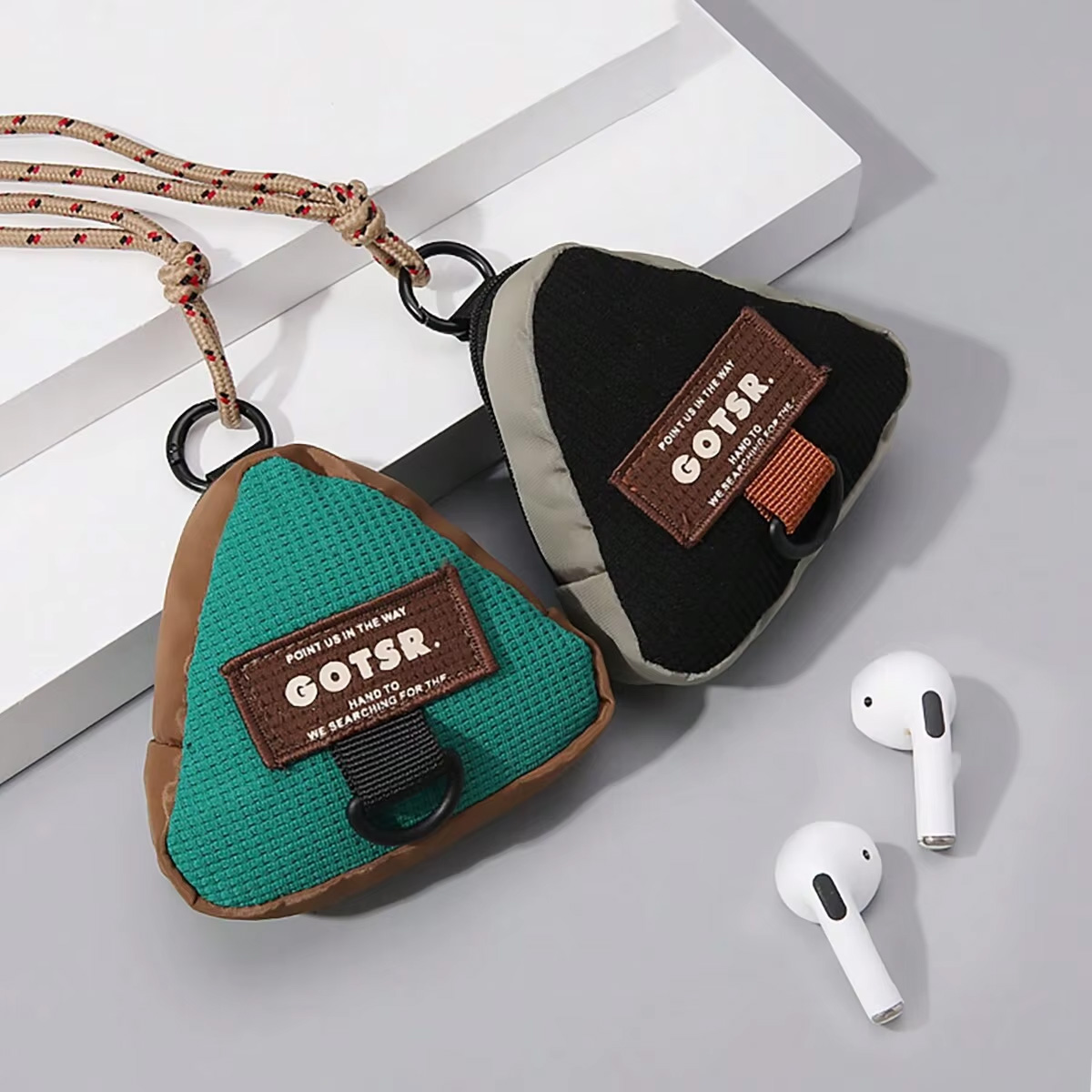 Travel Accessories Jewelry - 1 stuks draagbare mini driehoekige opbergtas
